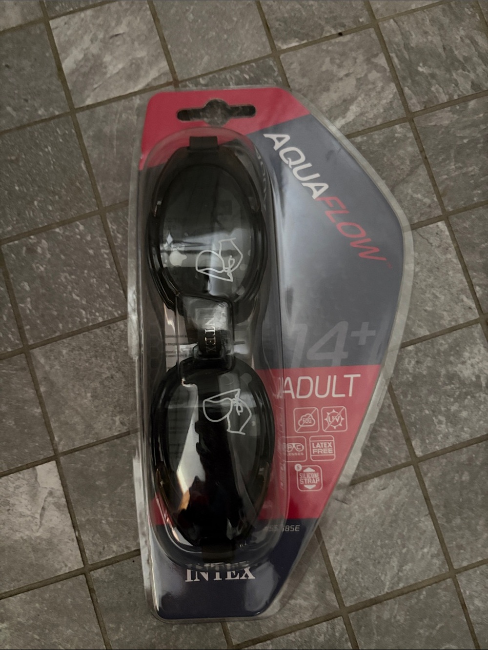 AquaFlow Adult Swim Goggles in Black